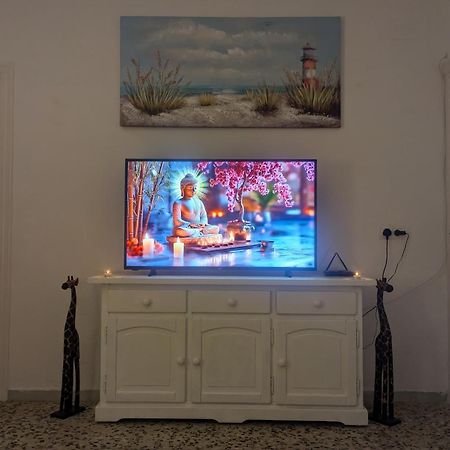 The Beach Hut With Lazy Spa Adra Exteriér fotografie
