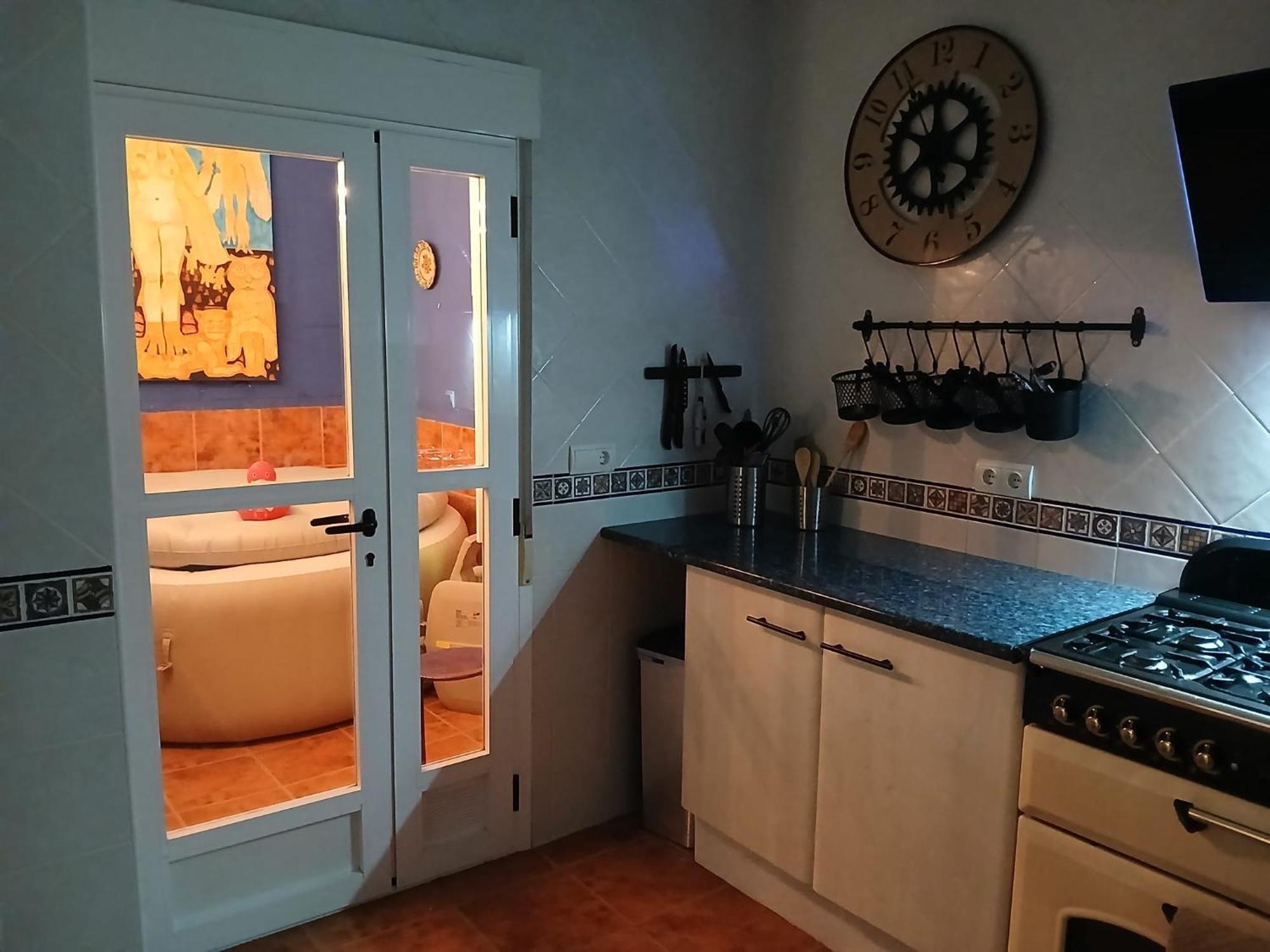 The Beach Hut With Lazy Spa Adra Exteriér fotografie